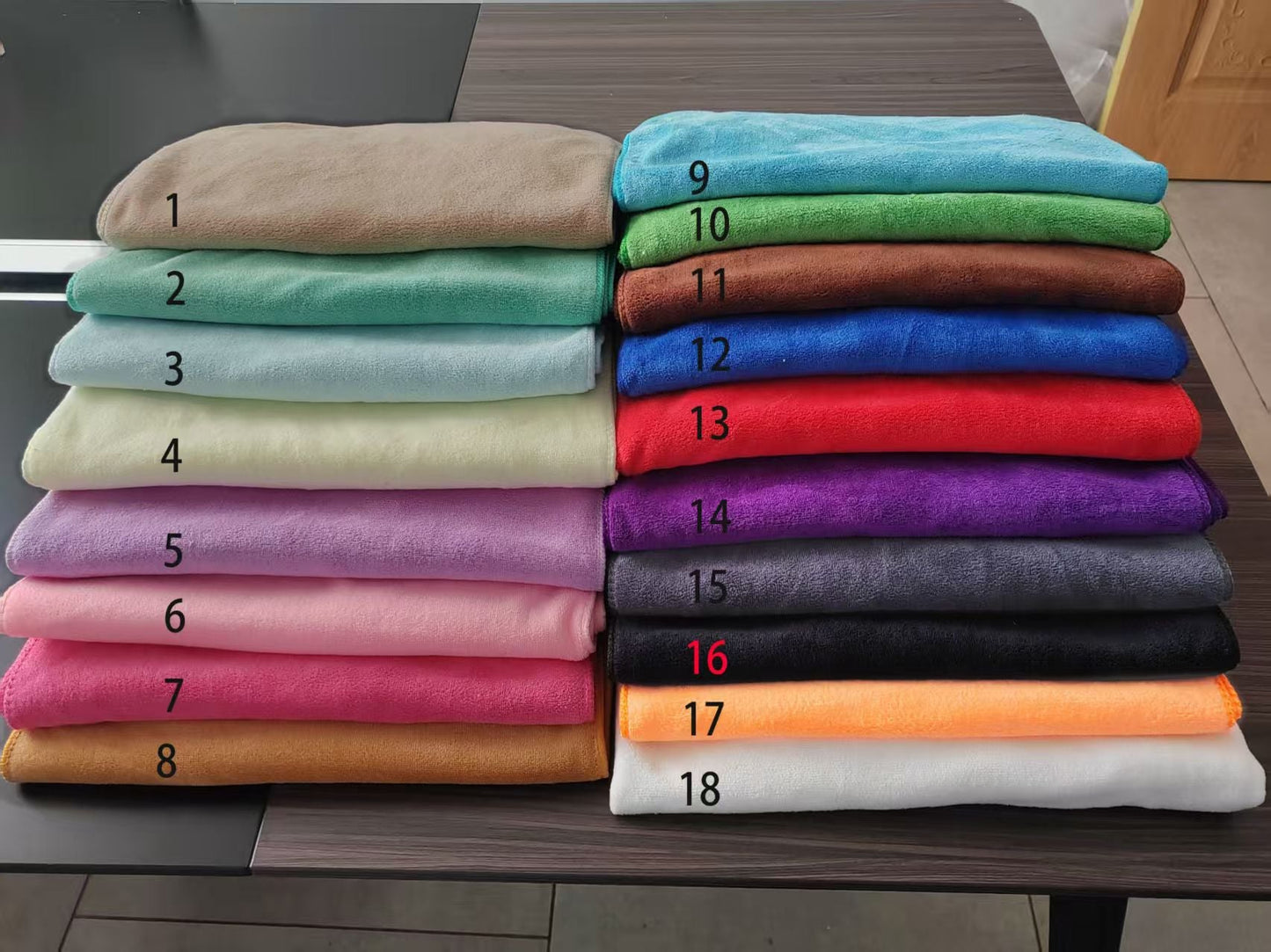 Gym Towel with Zip - Jaguar Fitness